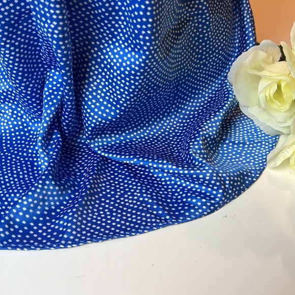 💙BANANA REPUBLIC BLUE & WHITE RUFFLE SHORT SLEEVE TOP SIZE SMALL💙 - Picture 7 of 14